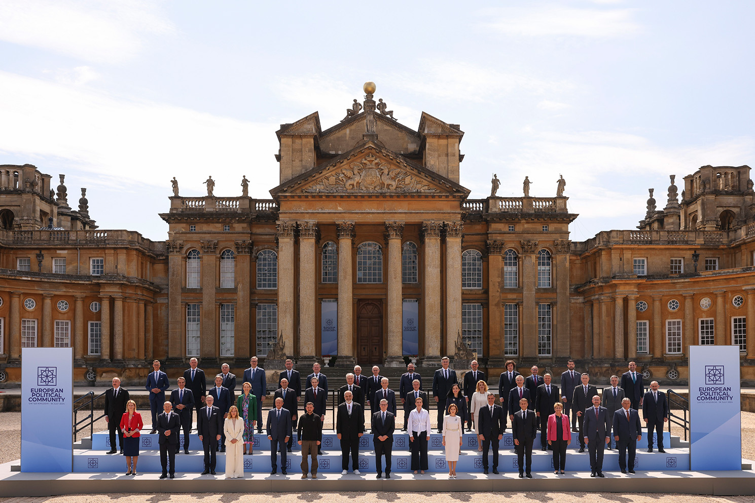 A group photo pf world leaders at the EPC summit